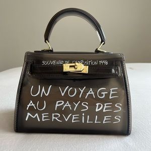 Un Voyage Au Pays Des Merveilles Black Jelly Bag